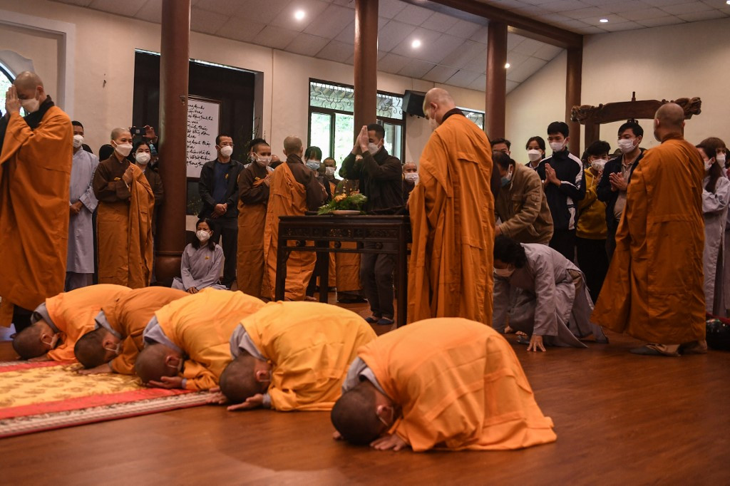 Nghi lễ cầu siêu và hộ niệm trong Phật giáo thường hướng đến nguyện vọng vãng sinh Tây phương Cực Lạc. (Nguồn: Sưu tầm)