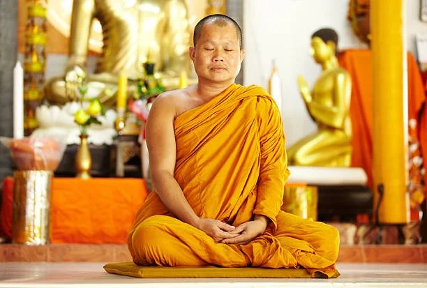 Niệm danh hiệu “Nam mô A Di Đà Phật” là phương pháp tu tập phổ biến của hành giả Tịnh độ. (Nguồn: Sưu tầm)