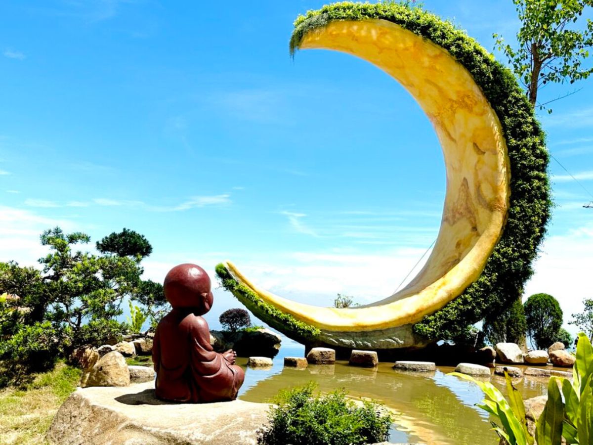 Vườn Vô Ngã lý tưởng để chiêm nghiệm và chụp ảnh với toàn cảnh Tây Ninh (Nguồn: Sưu tầm)