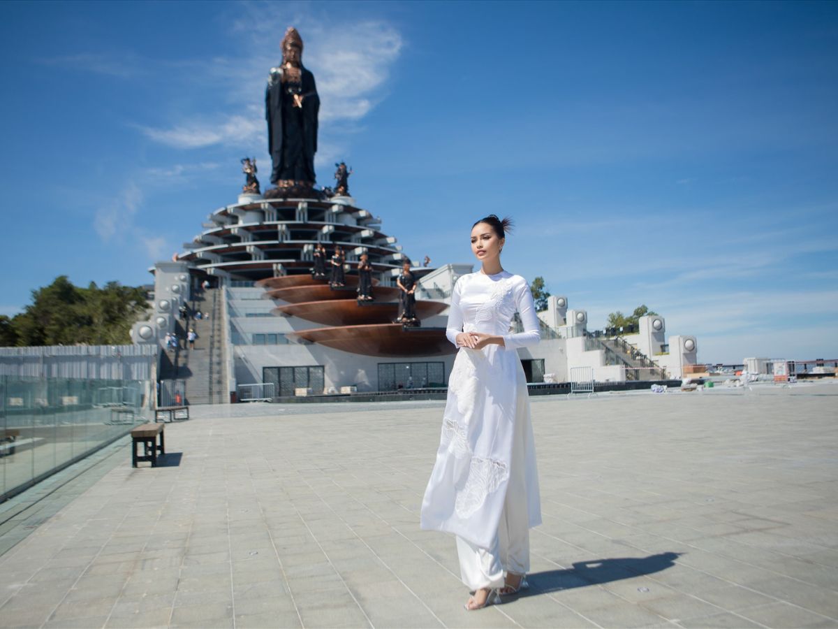 Mùa khô từ tháng 11 đến tháng 4 hàng năm là thời điểm lý tưởng để check-in núi Bà Đen (Nguồn: Sưu tầm)
