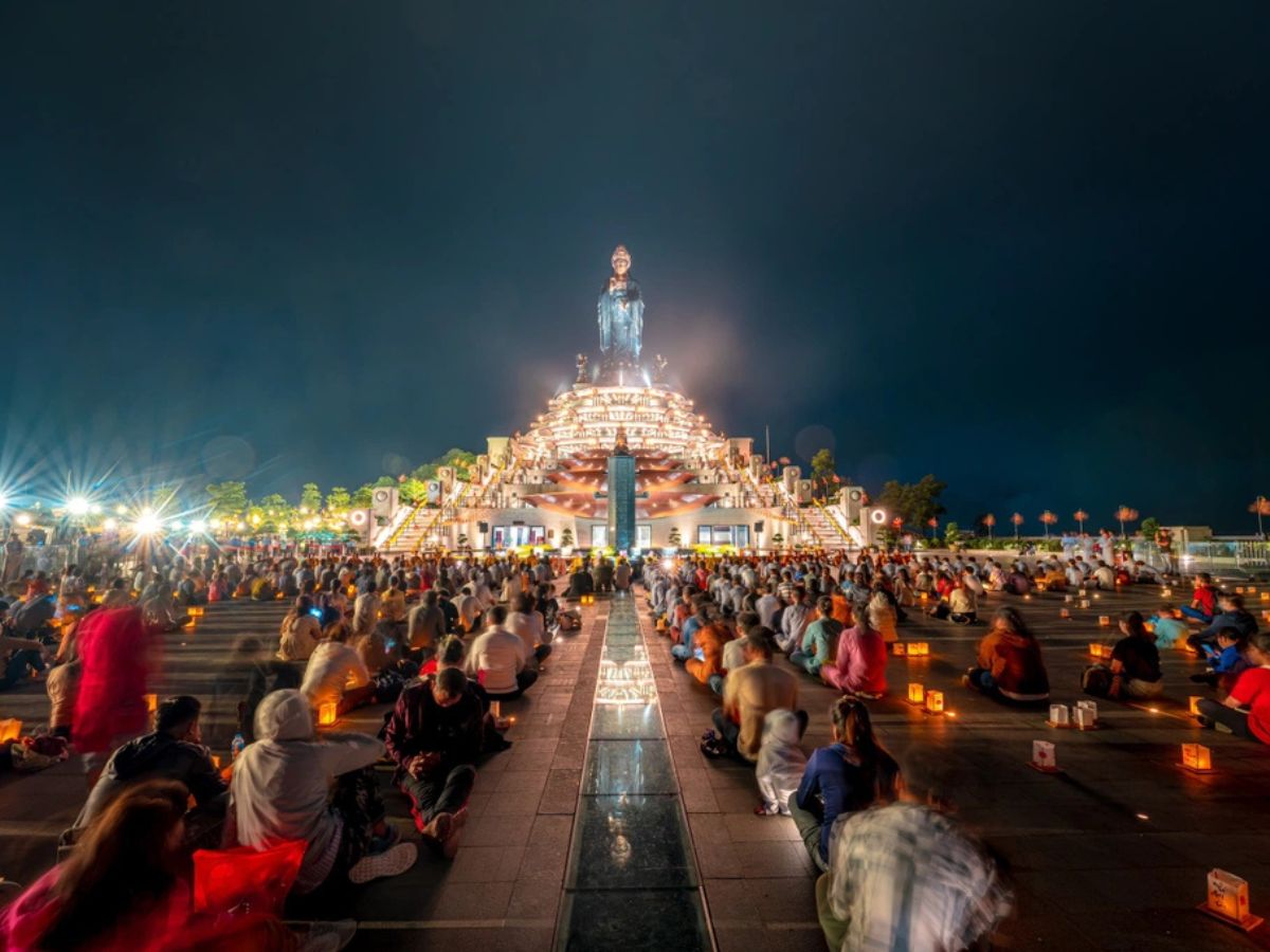 Lễ hội diễn ra suốt tháng Giêng âm lịch, từ mùng 4 Tết kéo dài đến cuối tháng (Nguồn: Sưu tầm)