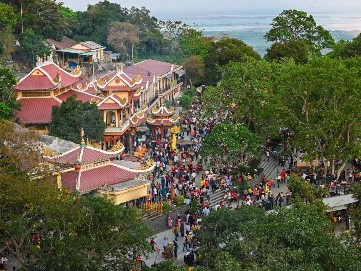 Núi Bà Đen từ lâu được xem là “điểm tựa tâm linh” của người dân Nam Bộ gắn liền với truyền thuyết về Linh Sơn Thánh Mẫu (Nguồn: Sưu tầm)