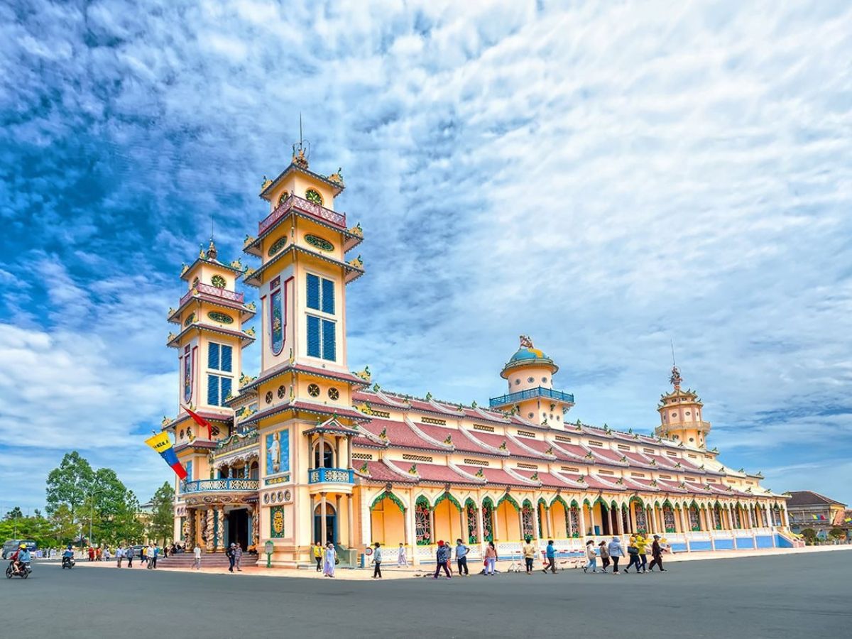 Tòa Thánh Cao Đài là trung tâm tín ngưỡng quan trọng của đạo Cao Đài (Nguồn: Sưu tầm)