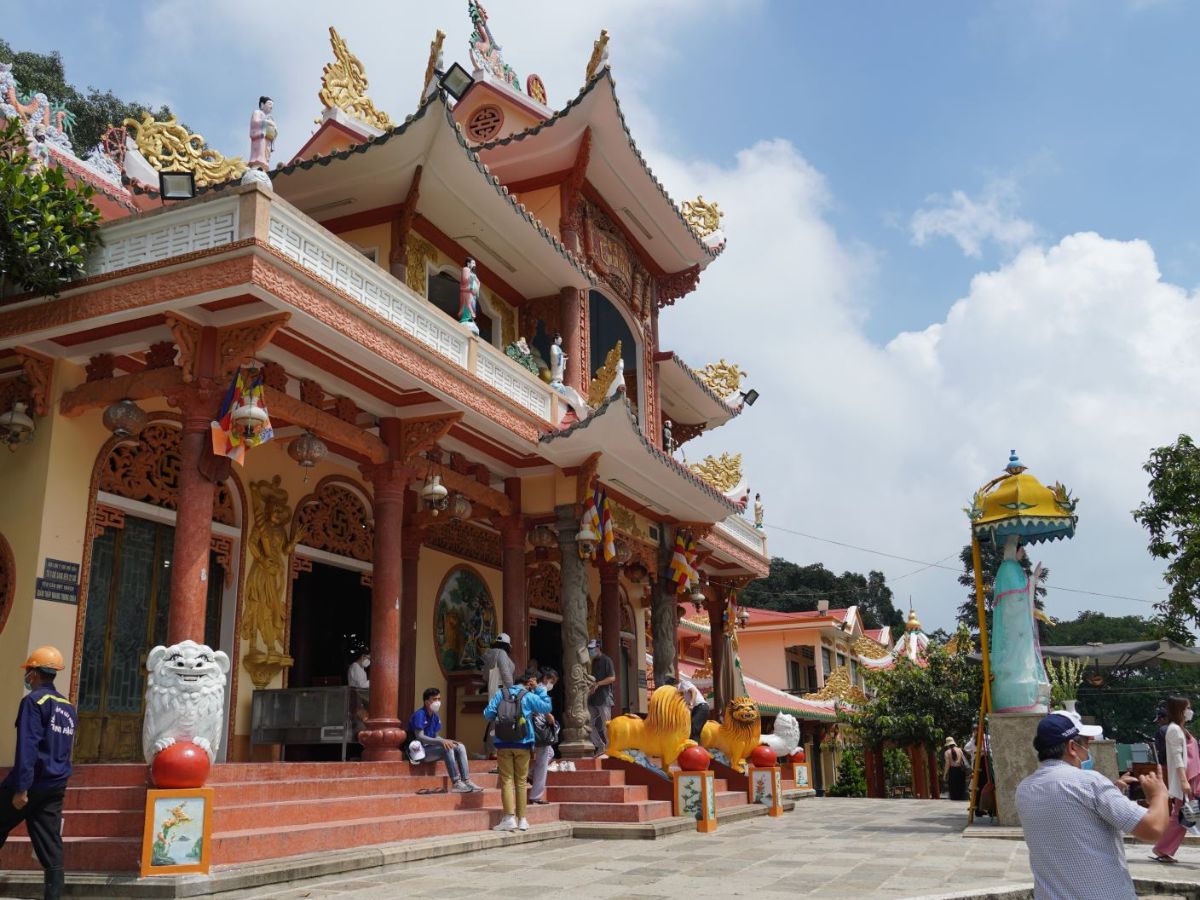 Không gian tín tưởng văn hóa Tây Ninh có sự giao thoa giữa Phật giáo và Đạo Cao Đài. (Nguồn: Sưu tầm)