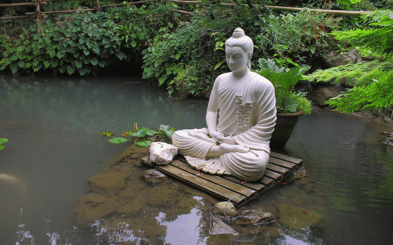 Chuỗi mười hai nhân duyên mô tả toàn bộ tiến trình hình thành, tồn tại và hoại diệt của đời sống, cả ở phương diện thân xác lẫn tâm thức. (Nguồn: Sưu tầm)