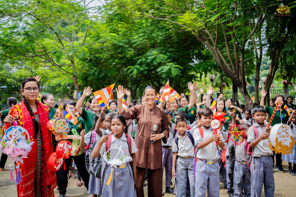 Tứ vô lượng tâm bắt đầu từ những hành động và lời nói nhỏ nhất. (Nguồn: Sưu tầm)