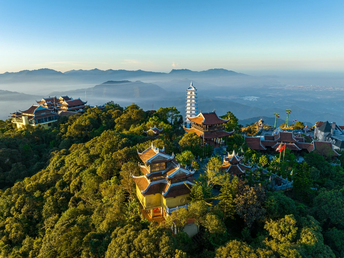 Quần thể tâm linh trên đỉnh núi Chúa, không gian hành hương được nhiều du khách lựa chọn (Nguồn: Sưu tầm)&nbsp;