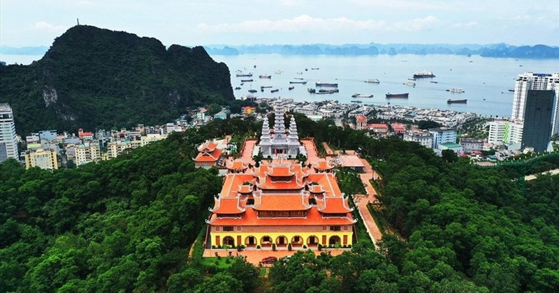 Bảo Hải Linh Thông Tự là viên ngọc tâm linh của Hạ Long. (Nguồn: Sưu tầm)