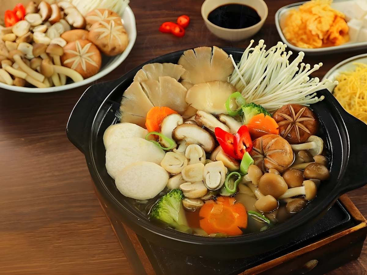 Lẩu nấm chay có vị thanh ngọt và giàu dinh dưỡng. (Nguồn: Sưu tầm)