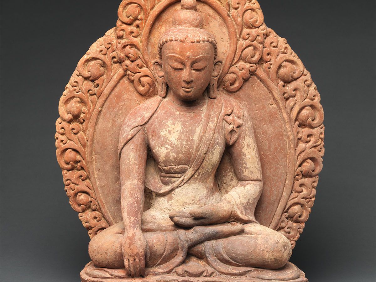 Ấn Địa Xúc Bhumisparsha Mudra là biểu tượng phổ quát của giác ngộ. (Nguồn: Sưu tầm)