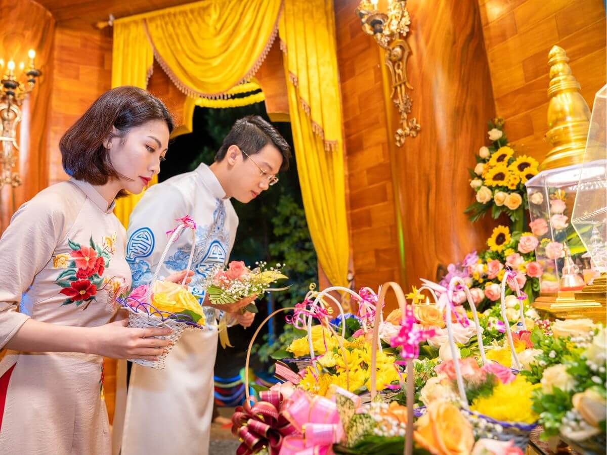 Hoa, quả và nước cúng Phật cần trong sạch (Nguồn: Sưu tầm)