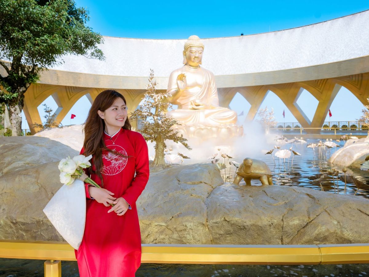 Trải nghiệm khám phá không gian linh thiêng trên đỉnh núi Bà Đen