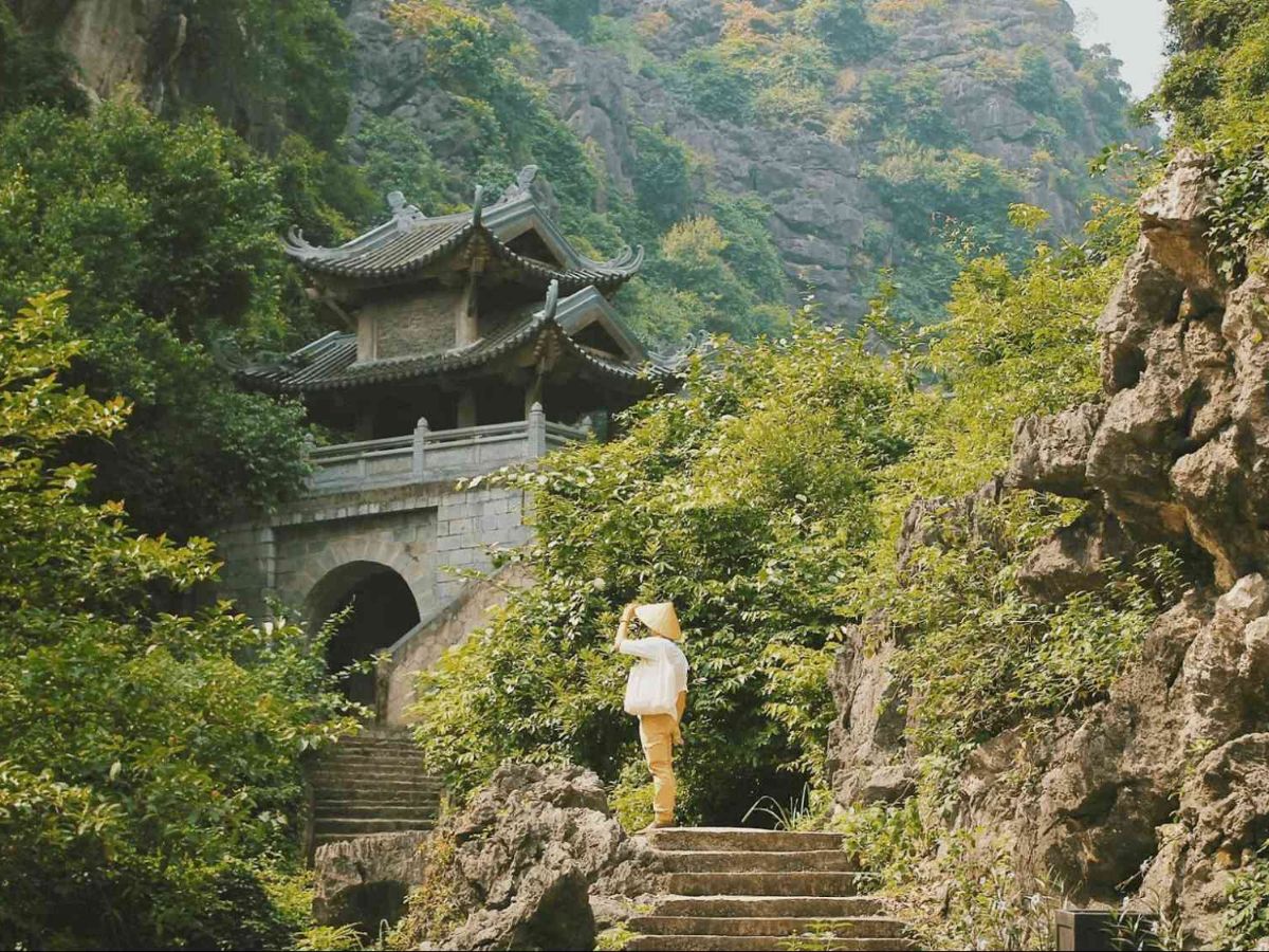 Phát nguyện sống đúng đạo lý trên đường lập thân. (Nguồn: Sưu tầm)