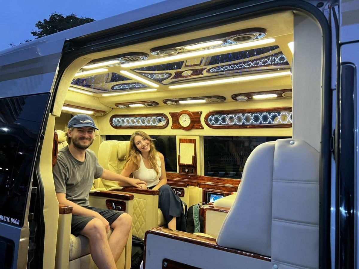 Du khách có thể chọn các dòng xe Limousine tại bến xe Hòa Thành để di chuyển. (Nguồn: Sưu tầm)