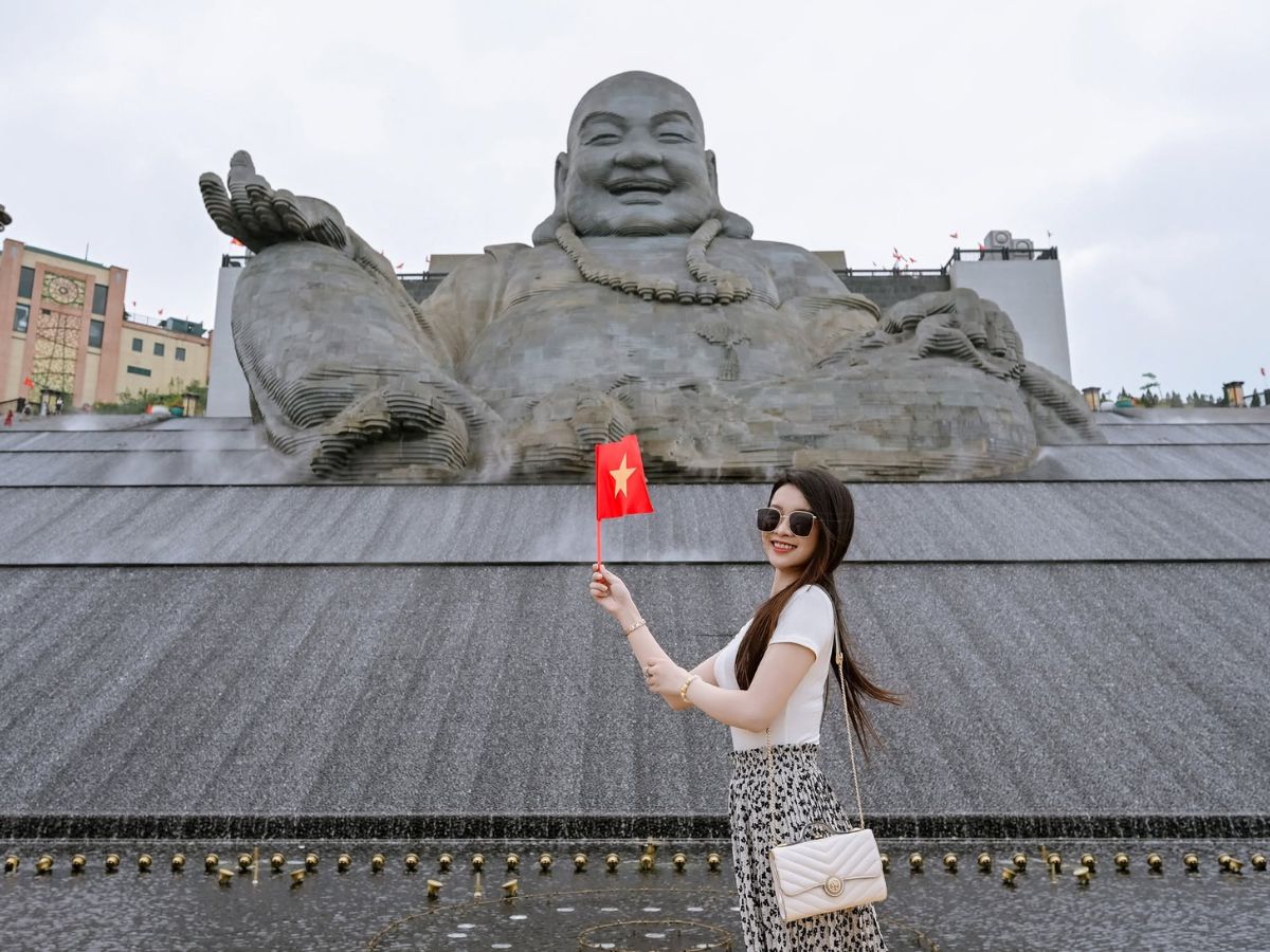 Trải nghiệm 1 ngày trọn vẹn trên đỉnh Bà Đen.