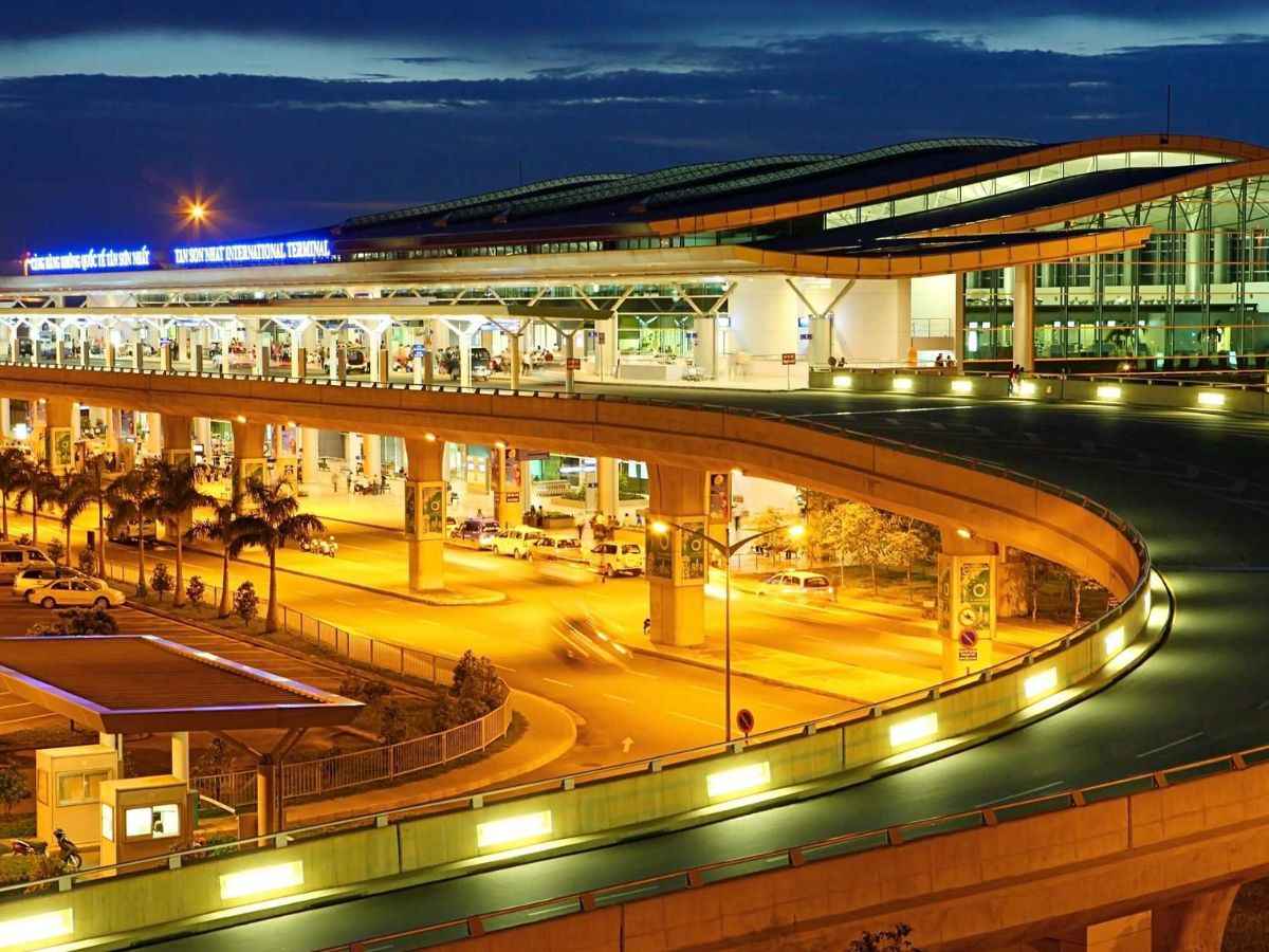 Sân bay Tân Sơn Nhất là điểm trung chuyển thuận tiện đến Tây Ninh.