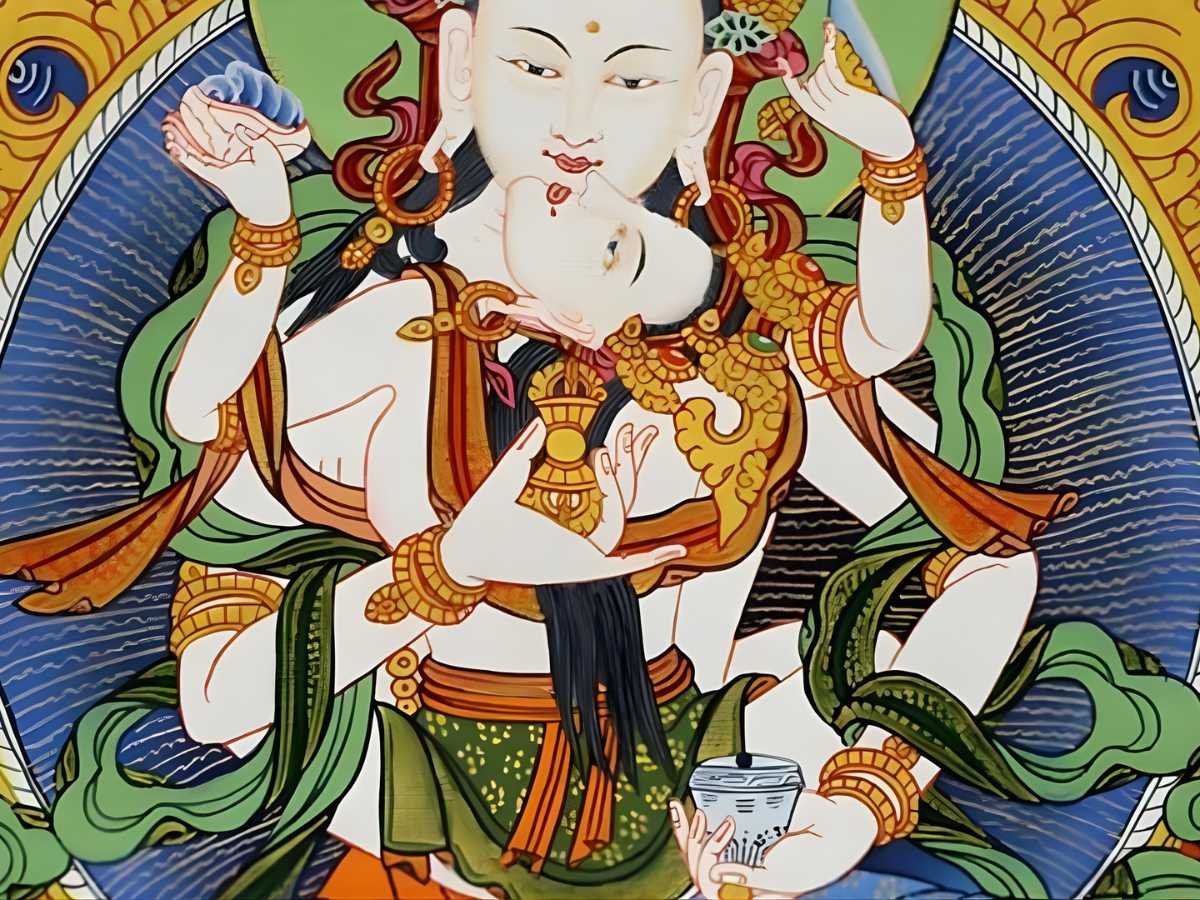 Tantra là thuật ngữ có nguồn gốc từ tiếng Phạn, chỉ một hệ thống giáo pháp và phương pháp tu tập khai thác trọn vẹn