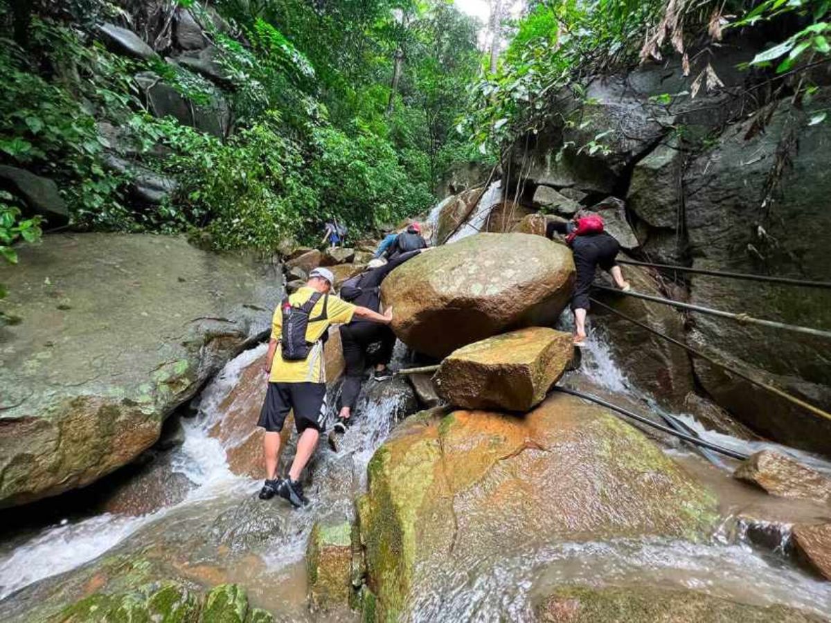 Tuân thủ các quy định về cung đường trekking an toàn.