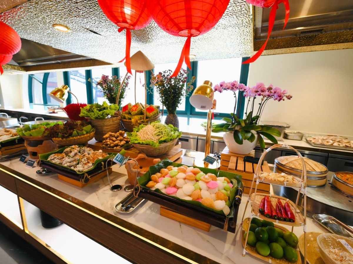 Buffet Vân Sơn mang đến nhiều lựa chọn ẩm thực hấp dẫn trên Núi Bà Đen. 