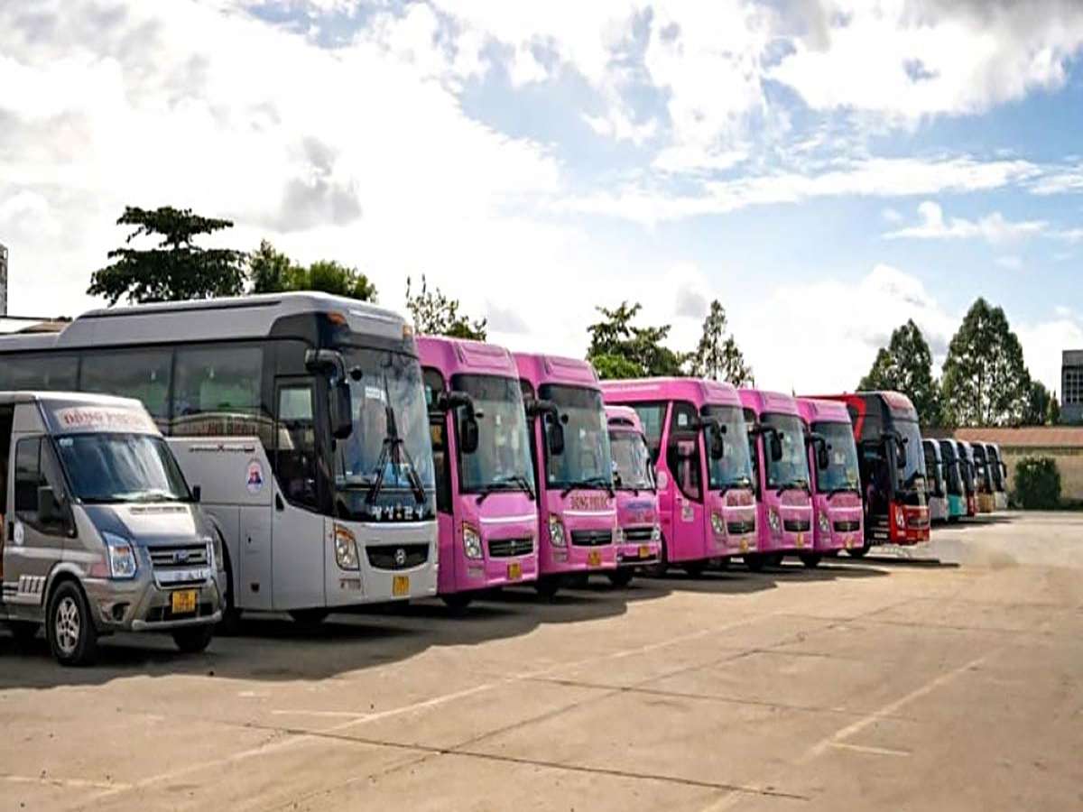 Du khách có thể lựa chọn hình thức di chuyển bằng xe khách trên hành trình trải nghiệm Tây Ninh.