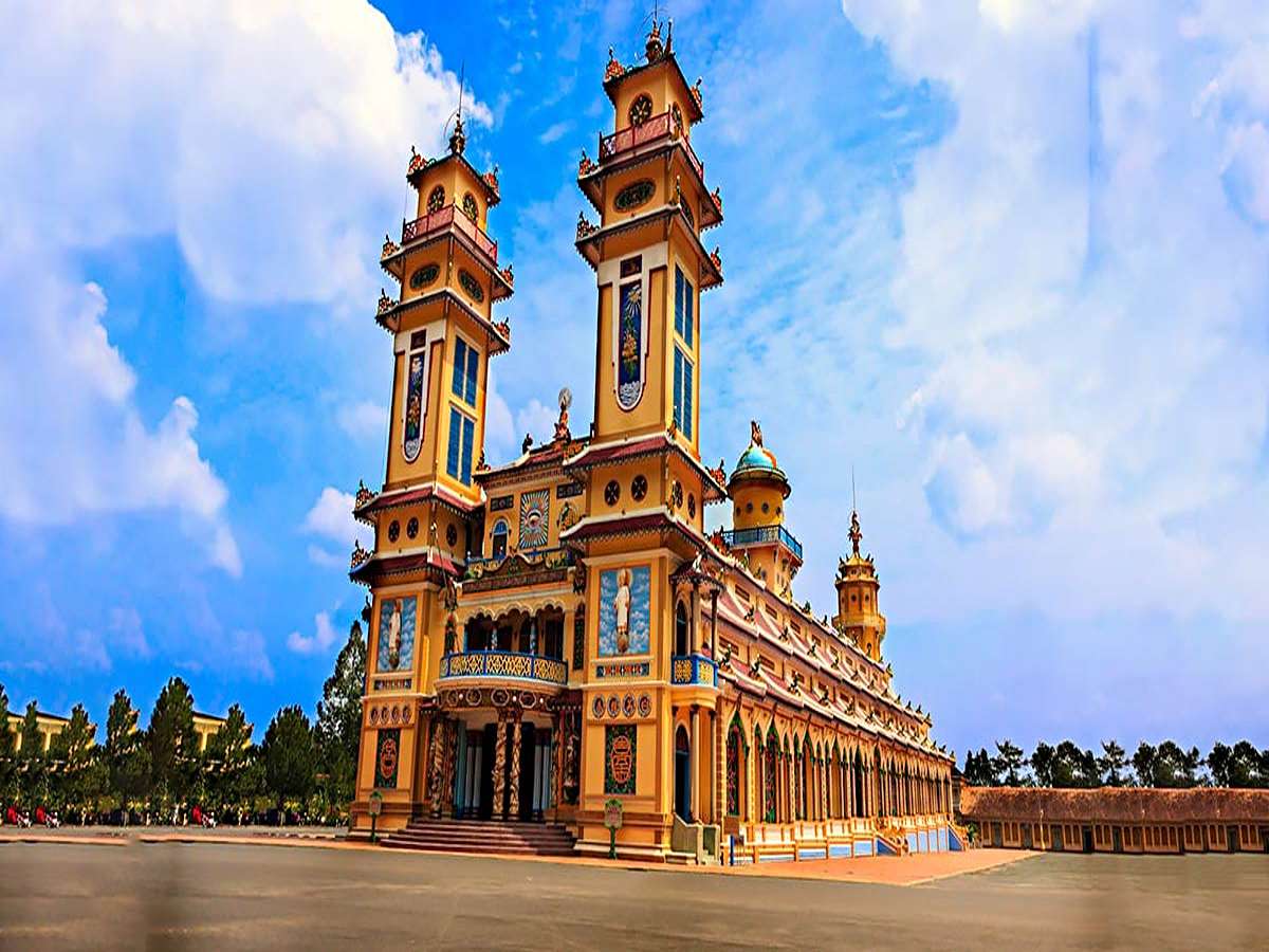 Hành trình du lịch Tây Ninh 1 ngày bắt đầu từ Sài Gòn sẽ tham quan các điểm phong phú