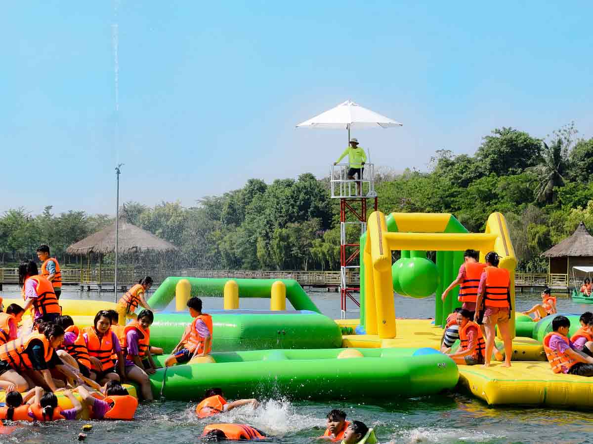 Nếu gia đình có trẻ con có thể cân nhắc khám phá Suối Mơ Park hoặc khu du lịch Thủy Châu