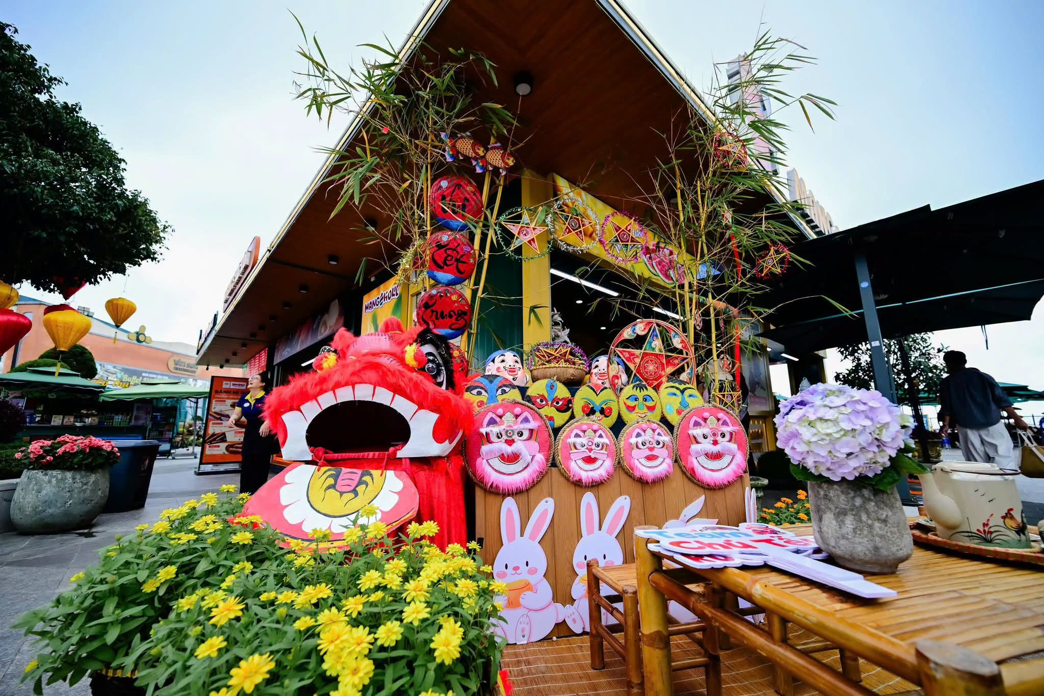 Không khí Trung thu sôi động tại núi Bà Đen 