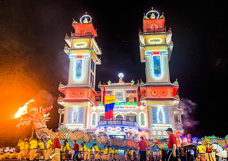Tòa Thánh Tây Ninh trong không khí Hội Yến Diêu Trì Cung, đại lễ được tổ chức vào Rằm tháng Tám âm lịch