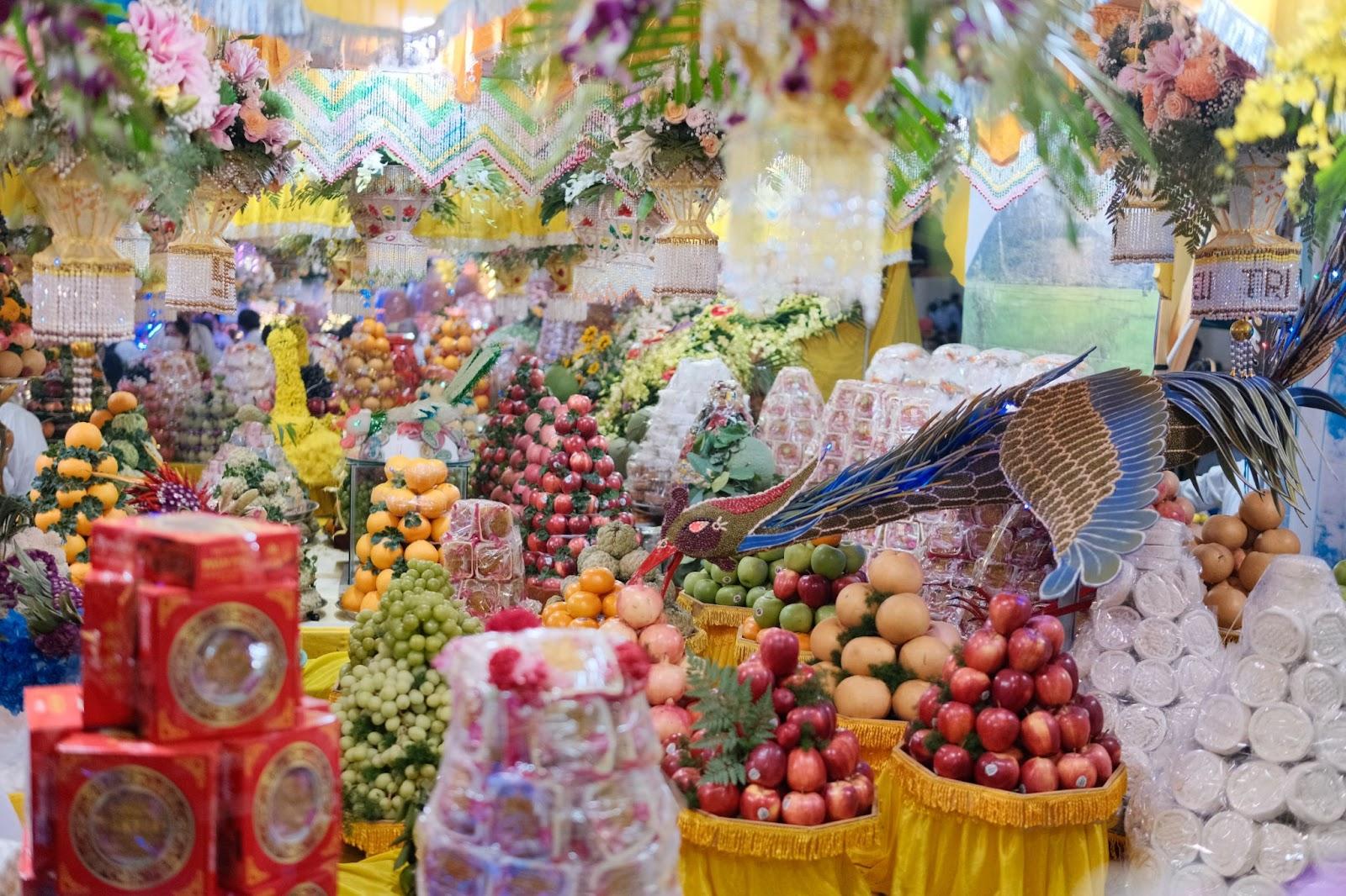 Lễ vật được chuẩn bị trong dịp Hội Yến Diêu Trì Cung, thể hiện sự thành kính và nét văn hóa trong đời sống tín ngưỡng Cao Đài. 