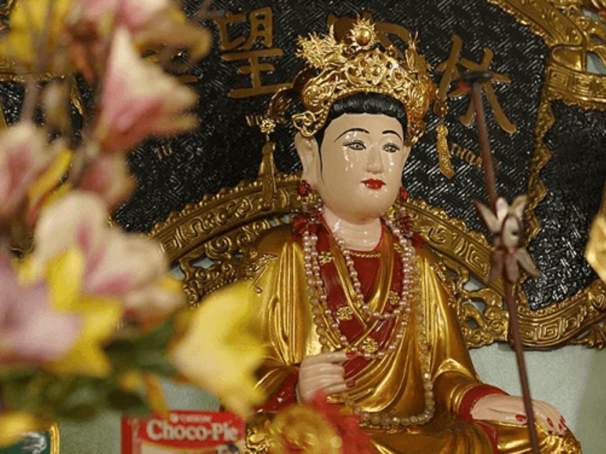 Hình tượng Thánh Mẫu hoặc không gian thờ Mẫu gắn với thiên nhiên