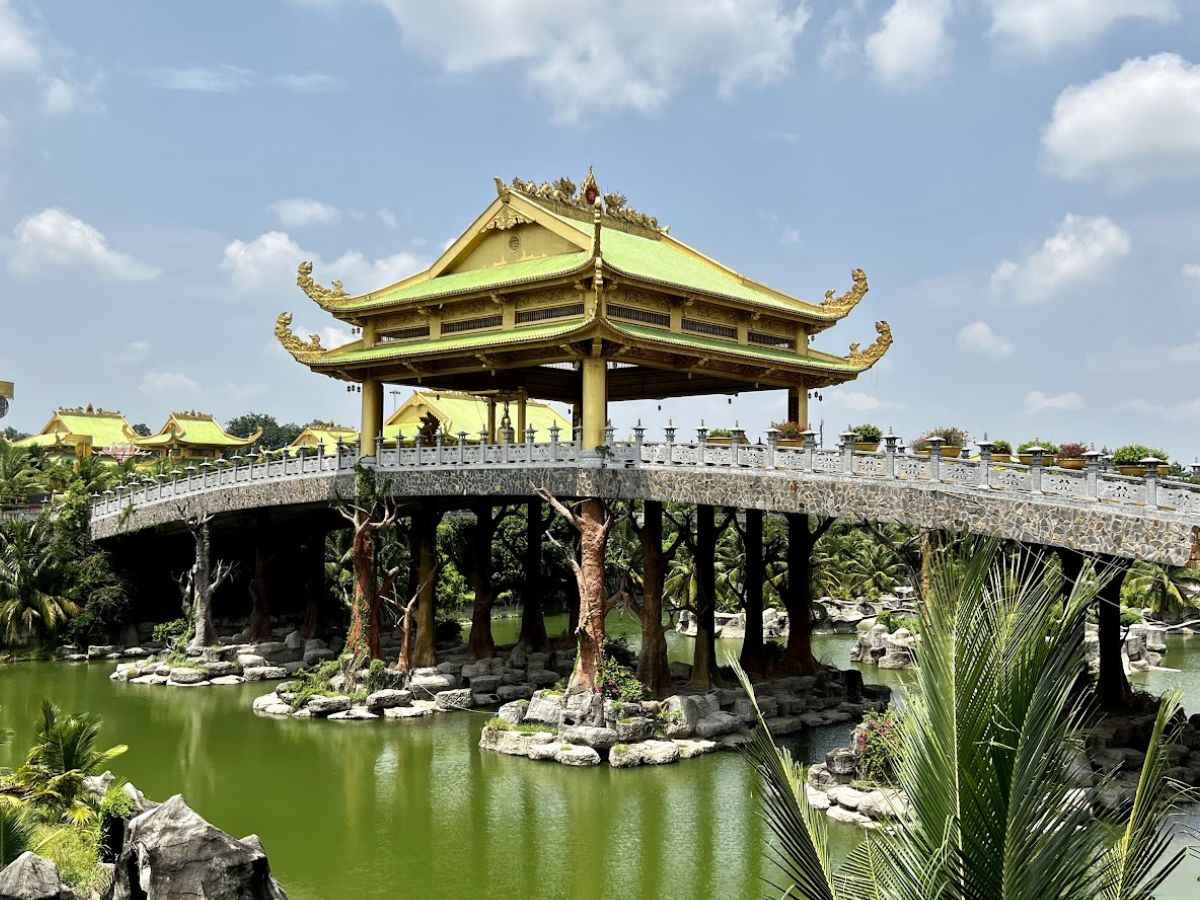 Khu du lịch Đại Nam sở hữu quần thể rộng lớn với nhiều điểm tham quan nổi bật.