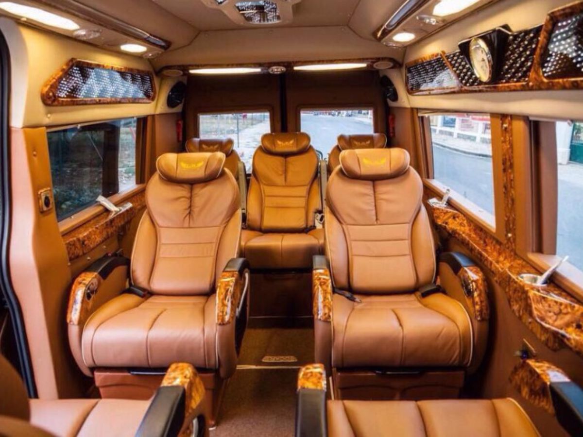 Xe limousine đi Bà Đen khá đa dạng sự lựa chọn. 