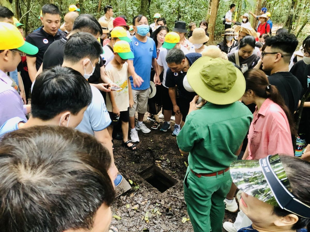 Hành trình Củ Chi – Núi Bà Đen đưa du khách đi qua hai sắc thái về lịch sử và văn hóa tâm linh.