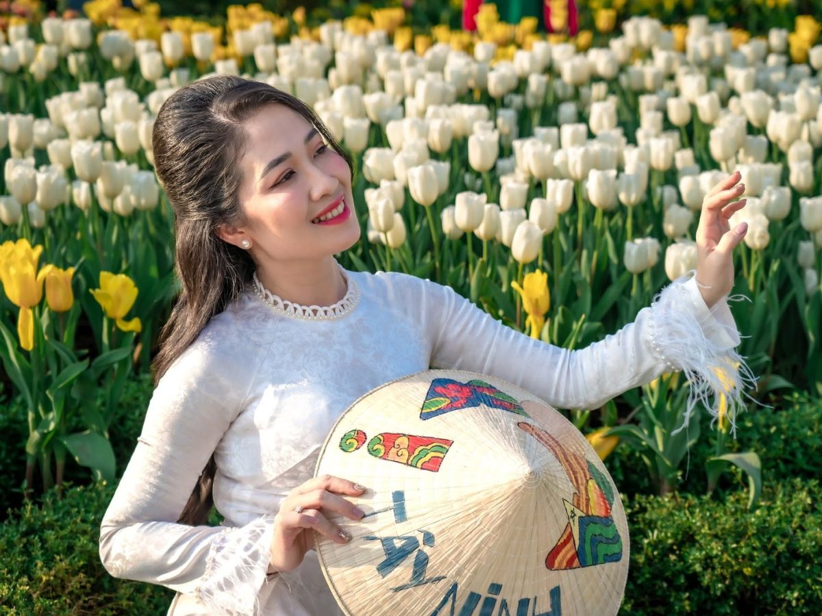 Vườn hoa rực rỡ trên đỉnh Núi Bà Đen mang đến không gian check in đầy sắc màu cho du khách.